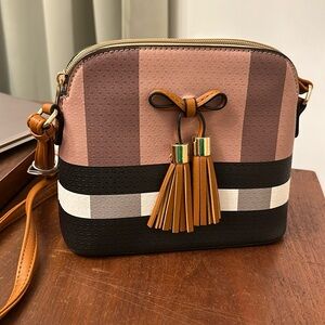 Small plaid crossbody.